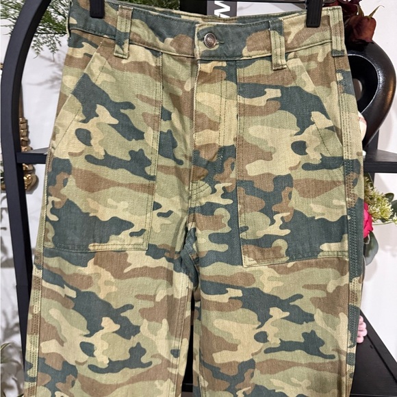 We The Free Camouflage Straight Leg Pants Green Brown size 25 - Picture 4 of 9